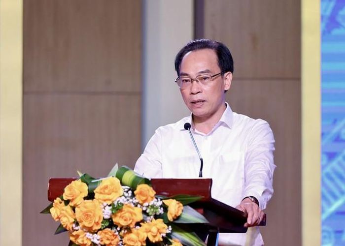 Bộ trưởng Bộ GD&ĐT Hoàng Minh Sơn phát biểu tại hội nghị (Ảnh: moet.gov.vn).