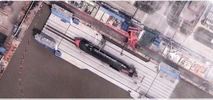 Cận cảnh con tàu đang hoàn thiện tại xưởng đóng. Ảnh: Asahi.