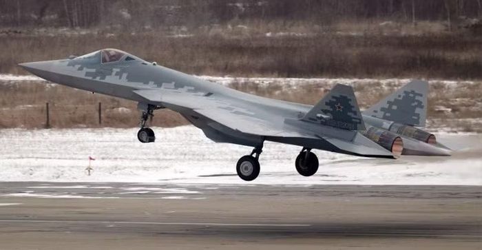 Máy bay chiến đấu Su-57 của Lực lượng Không quân Vũ trụ Nga. Ảnh: MW.