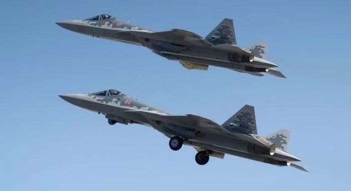 Máy bay chiến đấu thế hệ thứ năm Su-57 thuộc các lô sản xuất đầu tiên trong biên chế Lực lượng Không quân Vũ trụ Nga. Ảnh: MW.