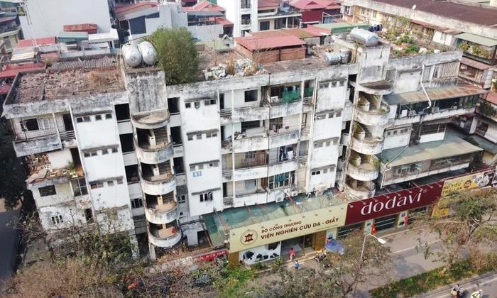 Hiện trạng chung cư số 51 Huỳnh Thúc Kháng, Hà Nội, trước khi cải tạo
