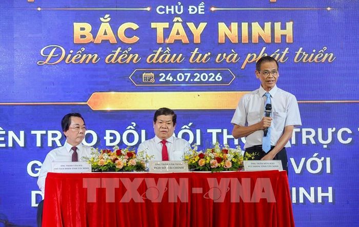 Phiên thảo luận tập trung đề xuất các giải pháp tháo gỡ khó khăn, khai thác hiệu quả tiềm năng, lợi thế nhằm thu hút đầu tư và phát triển bền vững khu vực Bắc Tây Ninh. Ảnh: Giang Phương – TTXVN