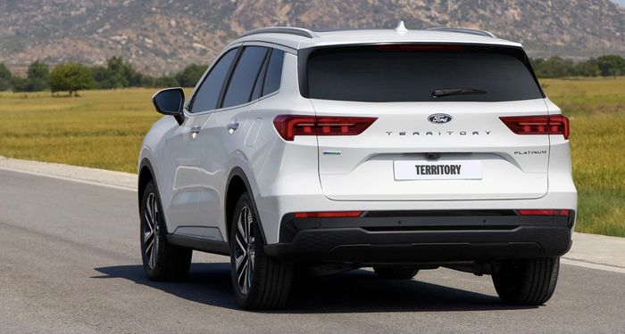 Ford Territory Platinum vừa ra mắt tại Việt Nam có giá bán 916 triệu đồng. Ảnh: FVN