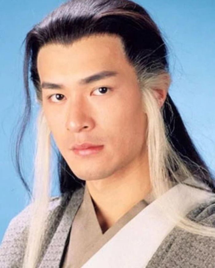 Võ công của Dương Quá rất cao cường, tu tập từ nhiều môn phái. 