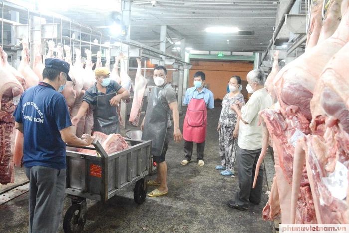 Quản lý chất lượng nguyên liệu đầu vào là yếu tố quan trọng giúp đảm bảo vệ sinh an toàn thực phẩm. Ảnh minh họa