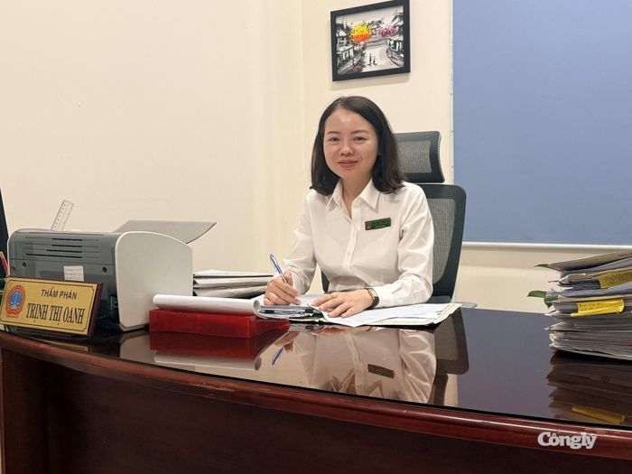 Thẩm phán Trịnh Thị Oanh tin tưởng dưới sự chỉ đạo sâu sát của ban lãnh đạo cùng các giải pháp tháo gỡ khó khăn kịp thời đã tạo tâm lý vững vàng, giúp đội ngũ cán bộ tư pháp chủ động, tự tin hoàn thành nhiệm vụ.