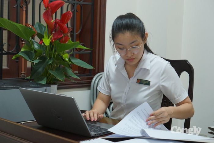 Thư ký Nguyễn Hà Thy cho biết, sự đồng lòng từ Ban lãnh đạo đến từng cán bộ nghiệp vụ là cơ sở vững chắc để TAND khu vực 7 - TP.HCM quyết tâm hoàn thành xuất sắc các mục tiêu trong Kế hoạch số 353/KH-TANDTC.