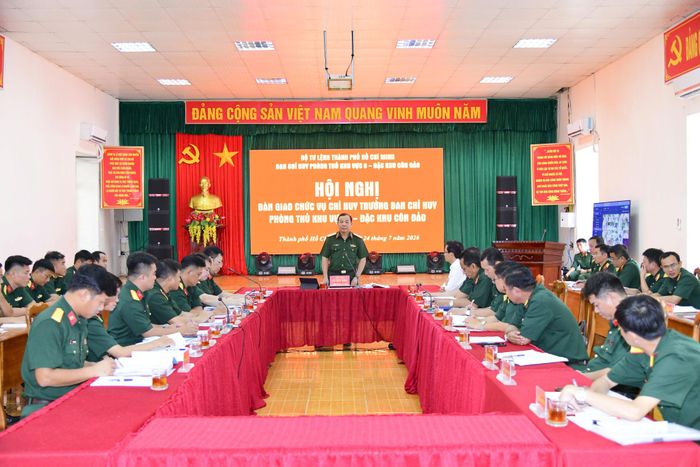 Bộ Tư lệnh TP.HCM tổ chức Hội nghị bàn giao chức vụ Chỉ huy trưởng Ban Chỉ huy Phòng thủ khu vực 6 - Đặc khu Côn Đảo.