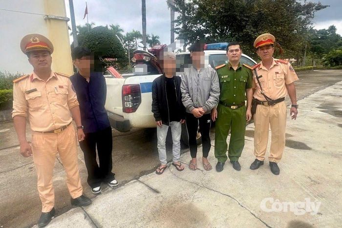Đội Cảnh sát giao thông đường bộ số 5 mời những người có liên quan lên làm việc.