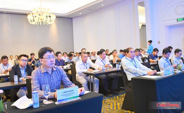 Đại biểu tham dự sự kiện.