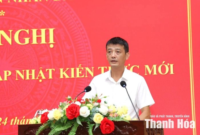 Phó Bí thư Đảng ủy UBND tỉnh Đỗ Hồng Quang phát biểu khai mạc hội nghị.
