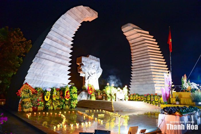 Lễ cầu siêu mang đậm giá trị nhân văn, thể hiện truyền thống “Uống nước nhớ nguồn”, “Đền ơn đáp nghĩa” của dân tộc Việt Nam. Những lời kinh cầu nguyện cho anh linh các Anh hùng liệt sỹ được siêu sinh, an nghỉ nơi cõi vĩnh hằng cũng là lời nhắc nhở mỗi người về giá trị của hòa bình - thành quả được đánh đổi bằng biết bao máu xương của các thế hệ cha anh.