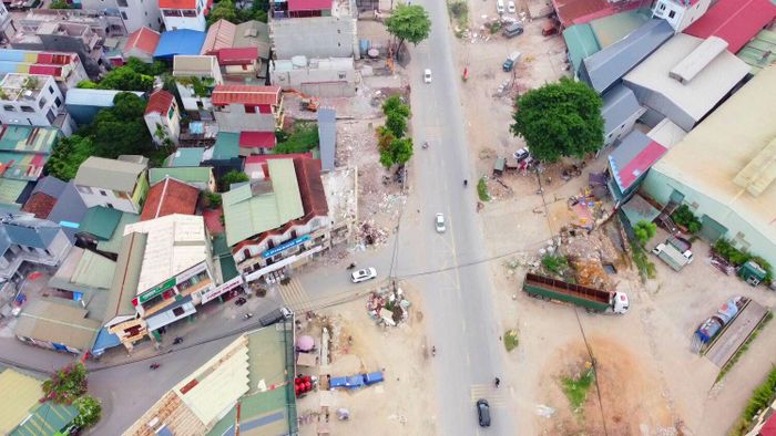 Việc mở rộng tuyến đường giúp phân luồng hiệu quả, giảm ùn tắc giao thông nghiêm trọng tại cửa ngõ phía Tây, đặc biệt là các nút thắt hướng về trung tâm Hà Nội, đồng thời tạo ra không gian phát triển mới, thúc đẩy chuyển dịch cơ cấu kinh tế, nâng cao chất lượng đô thị và đời sống nhân dân.