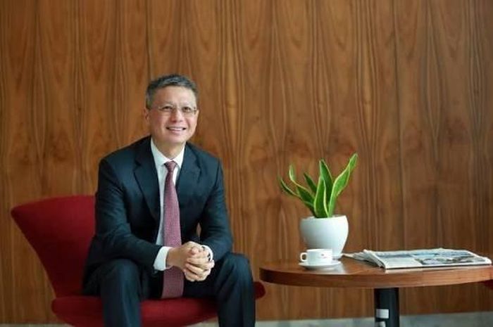  Ông Nguyễn Lê Quốc Anh, cựu Tổng Giám đốc Techcombank được bầu vào HĐQT Eximbank với tư cách thành viên độc lập. 