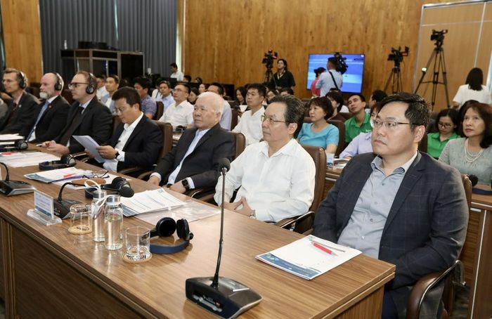 Các đại biểu tham dự tọa đàm. Ảnh: Việt Dũng