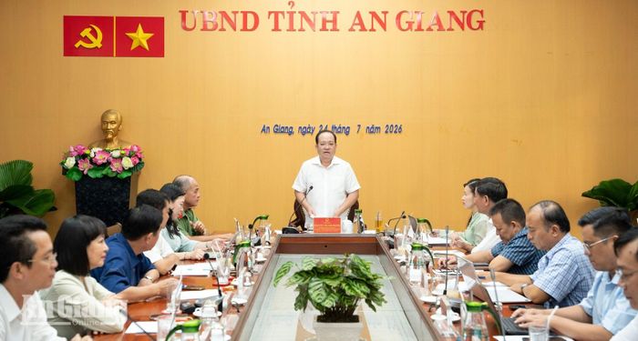 Phó Chủ tịch Thường trực UBND tỉnh An Giang Nguyễn Thanh Phong phát biểu kết luận buổi làm việc.
