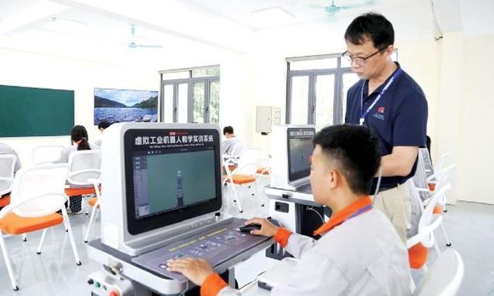 Phòng thực hành chất lượng cao về AI công nghiệp tại Trường Cao đẳng kỹ thuật công nghiệp.