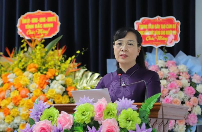 Đồng chí Nguyễn Thị Hà, Ủy viên Ban Thường vụ Tỉnh ủy, Chủ tịch Ủy ban MTTQ tỉnh phát biểu chỉ đạo Đại hội.