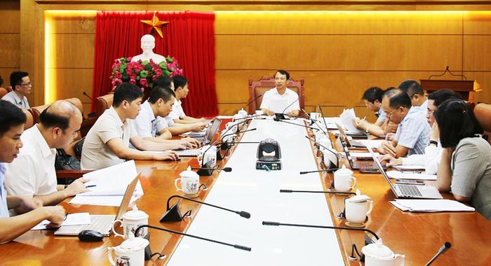 Các đại biểu tham dự hội nghị thẩm tra.