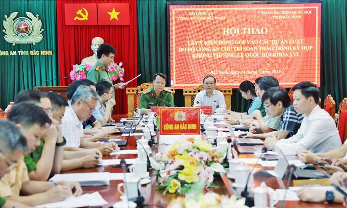  Các đại biểu dự hội thảo. 