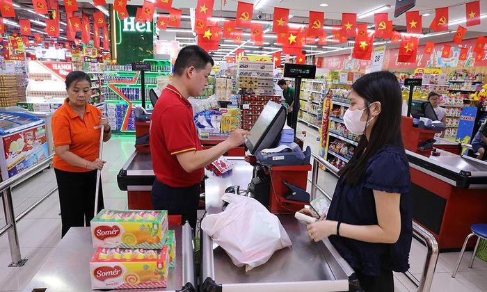  Thương mại dịch vụ phát triển hiện đại đáp ứng tiêu chí thành phố trực thuộc Trung ương. Ảnh: La Đại 