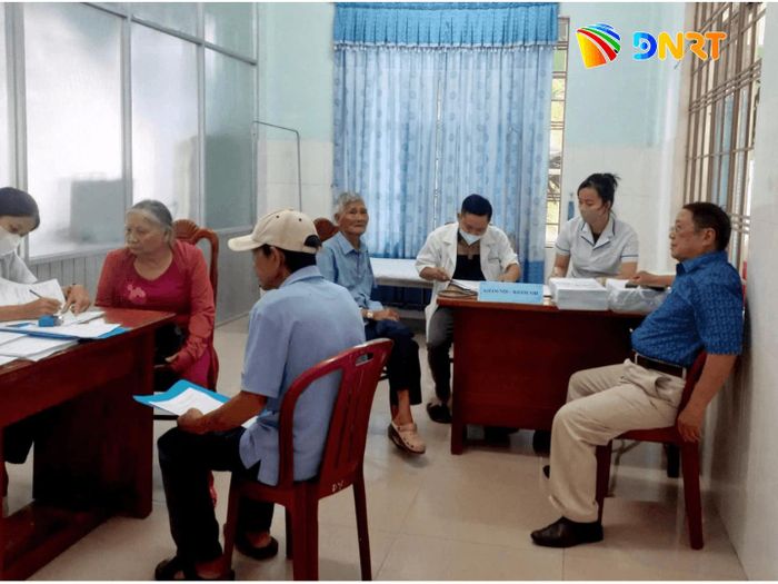 Người có công với cách mạng tại xã Nông Sơn được khám sức khỏe trong đợt đầu triển khai. Ảnh: THU PHƯƠNG