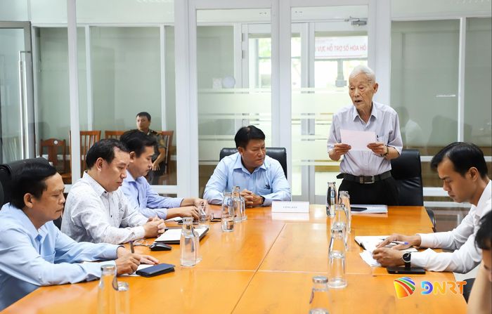 Công dân Nguyễn Văn Kháng kiến nghị tại buổi tiếp. Ảnh: NGỌC PHÚ
