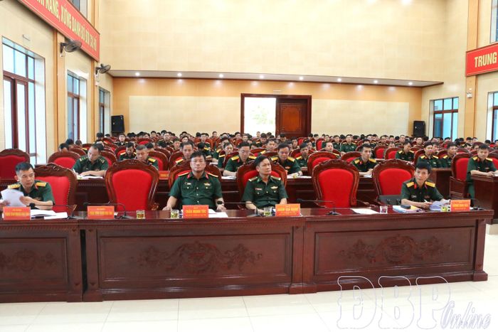 Đại biểu dự hội nghị “chỉnh huấn”, sinh hoạt chính trị, tư tưởng và phát động phong trào thi đua thực hiện thắng lợi nhiệm vụ quân sự, quốc phòng hằng năm và giai đoạn 2026 – 2030.