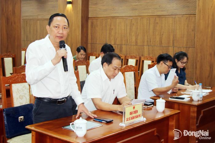 Đại diện các sở, ngành phát biểu tại hội nghị. Ảnh: Hải Quân
