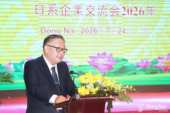 Ủy viên Ban Thường vụ Thành ủy, Phó Chủ tịch Thường trực UBND thành phố Đồng Nai Nguyễn Kim Long phát biểu tại hội nghị. Ảnh: Ngọc Liên