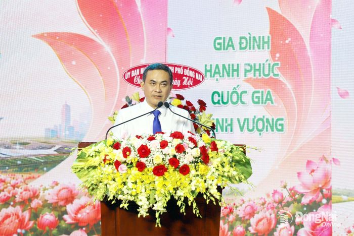 Ủy viên Ban Thường vụ Thành ủy, Phó Chủ tịch UBND thành phố Đồng Nai Lê Trường Sơn phát biểu tại lễ khai mạc. Ảnh: My Ny