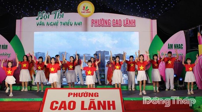 Tiết mục công diễn phục vụ khán giả.
