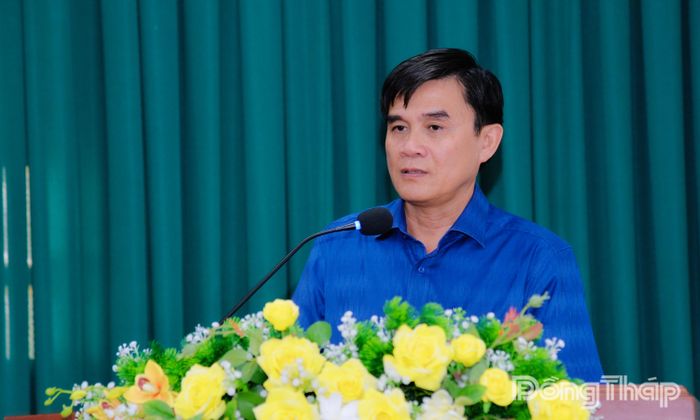 Đồng chí Nguyễn Văn Mười phát biểu tại hội nghị.