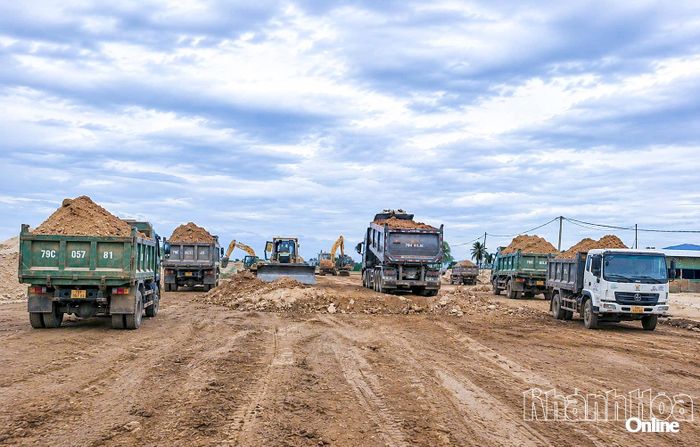Thi công Khu tái định cư Vạn Thắng, giai đoạn 1.