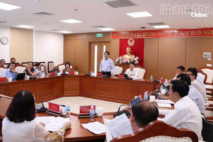 Quang cảnh buổi làm việc.