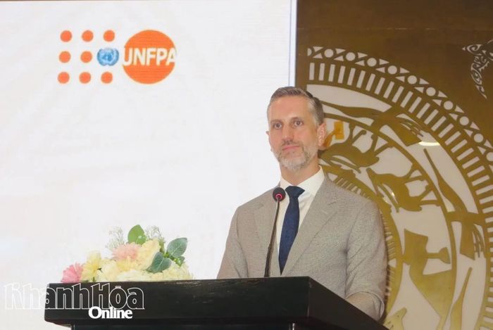 Ông Matthew Jackson - Trưởng Đại diện UNFPA tại Việt Nam phát biểu tại hội thảo.