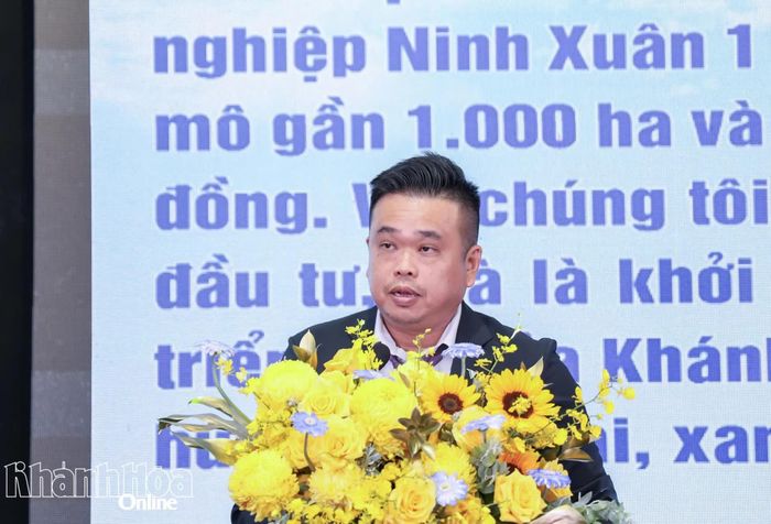 Nhà đầu tư phát biểu tại hội nghị.