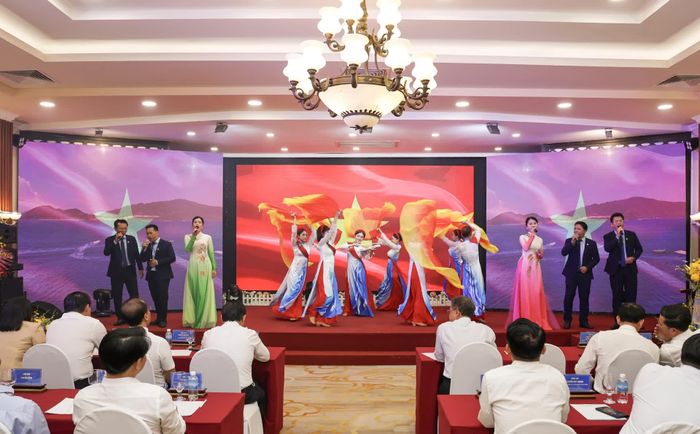 Một tiết mục văn nghệ chào mừng.