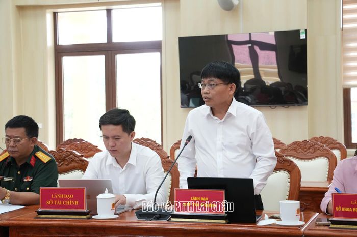 Lãnh đạo Sở Tư pháp tham gia ý kiến.