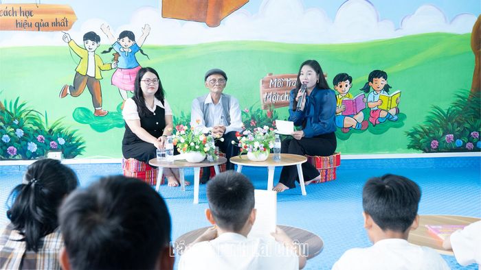 Toàn cảnh tạo đàm.