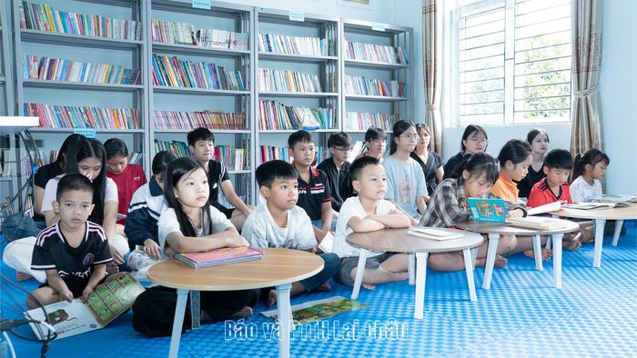 Đông đảo các thanh, thiếu nhi tham gia tọa đàm.