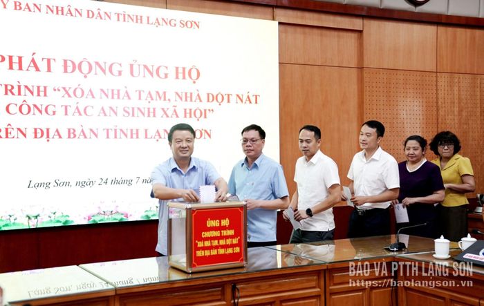 Các đại biểu dự phiên họp ủng hộ Chương trình “Xóa nhà tạm, nhà dột nát và công tác an sinh xã hội” trên địa bàn tỉnh Lạng Sơn (đợt 2)