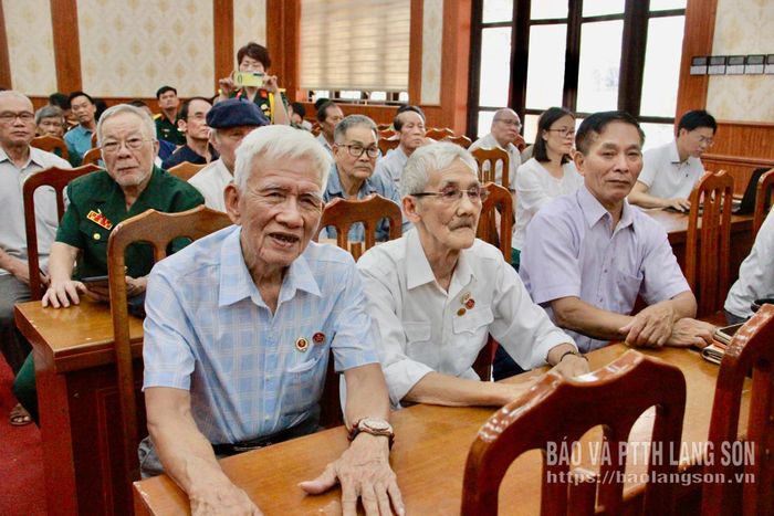 Người có công phường Kỳ Lừa dự chương trình
