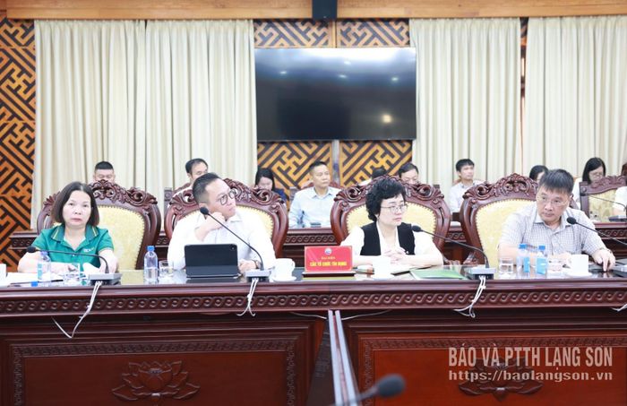 Các đại biểu tham dự chương trình làm việc