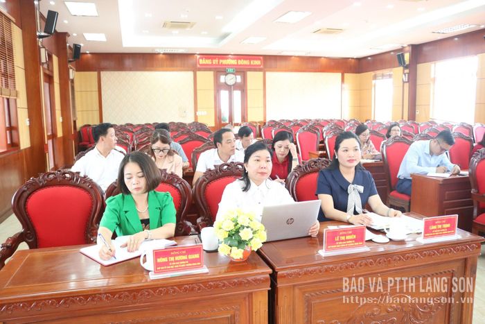 Các đại biểu dự hội nghị