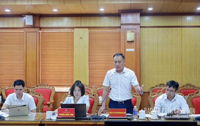 Đại diện Công ty Cổ phần cao tốc Hữu Nghị - Chi Lăng phát biểu tại cuộc họp