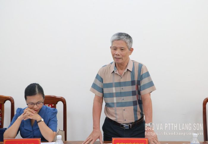 Thành viên đoàn phát biểu tại buổi giám sát