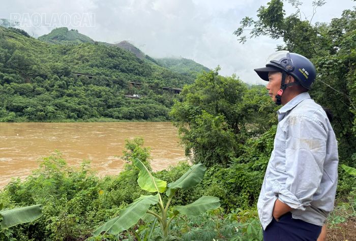 Người dân cần nâng cao ý thức, tuyệt đối không xuống sông, suối khi nước lũ dâng cao để vớt củi, gia súc hay đánh bắt cá.