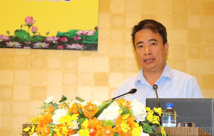 Ông Vũ Tuấn Hà - Trưởng Thống kê tỉnh, Phó Trưởng Ban Thường trực Ban Chỉ đạo Tổng điều tra kinh tế tỉnh năm 2026 phát biểu tại hội nghị.