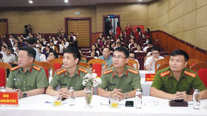 Các đại biểu tham dự ngày hội.
